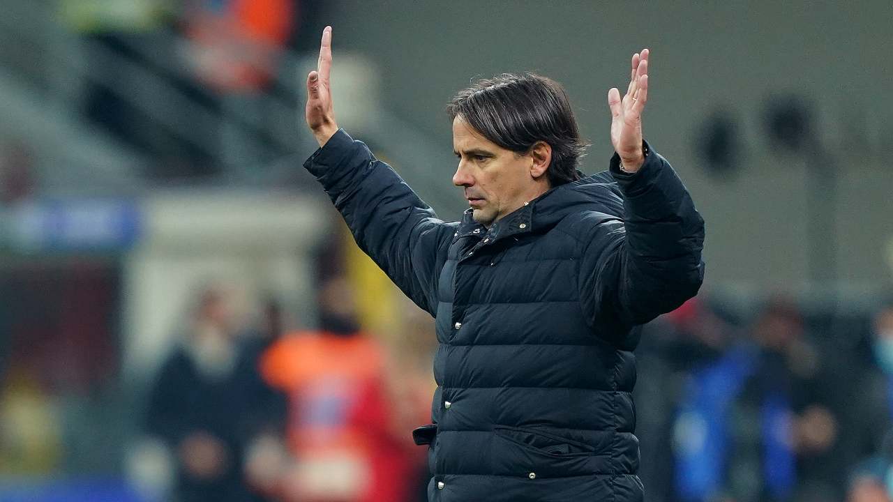 Inzaghi alza le braccia Inter