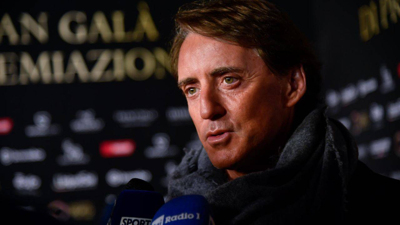 Mancini parla al microfono