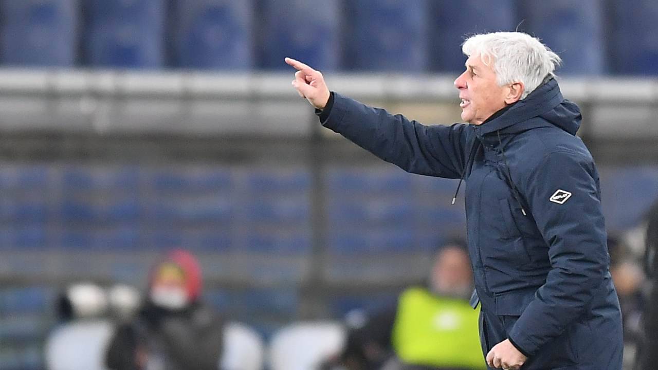 Gasperini indica verso il campo Atalanta