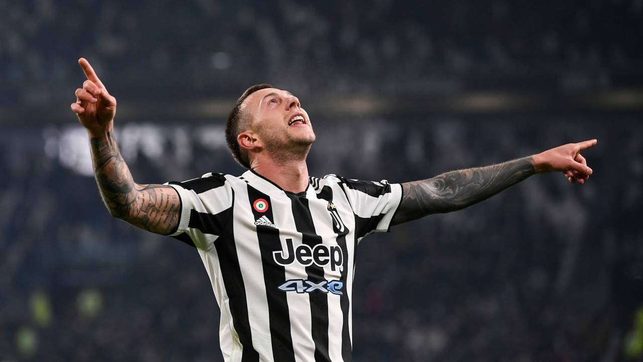 Bernardeschi esulta dopo il gol Juve