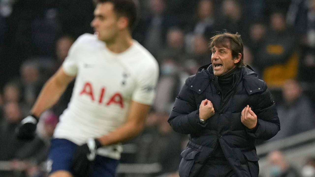 Conte urla a bordocampo Tottenham