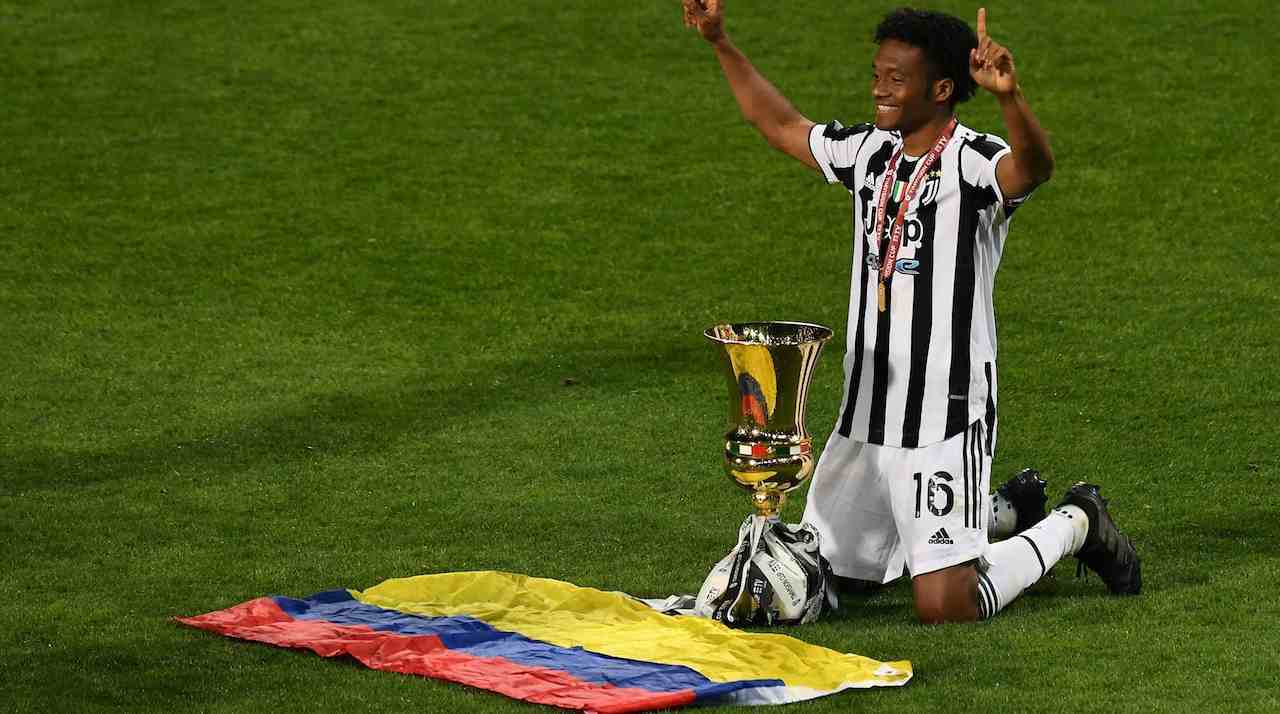 Cuadrado festeggia la Coppa Italia