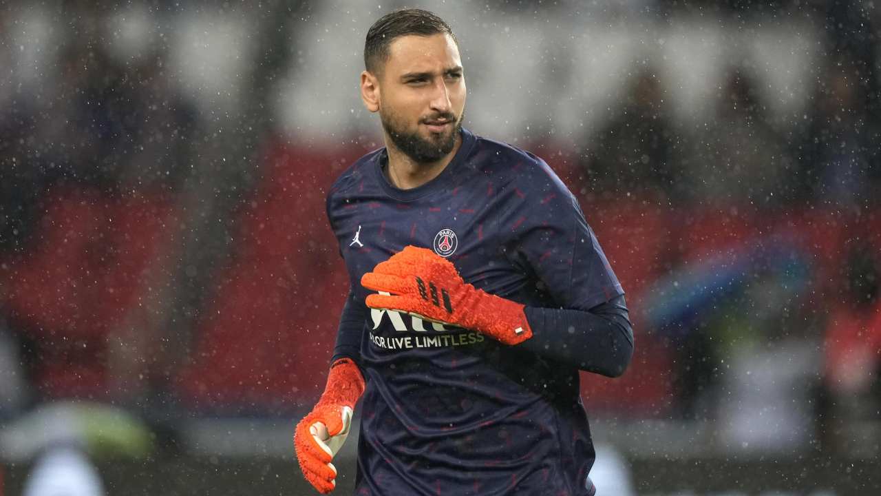 Donnarumma difende i pali del PSG