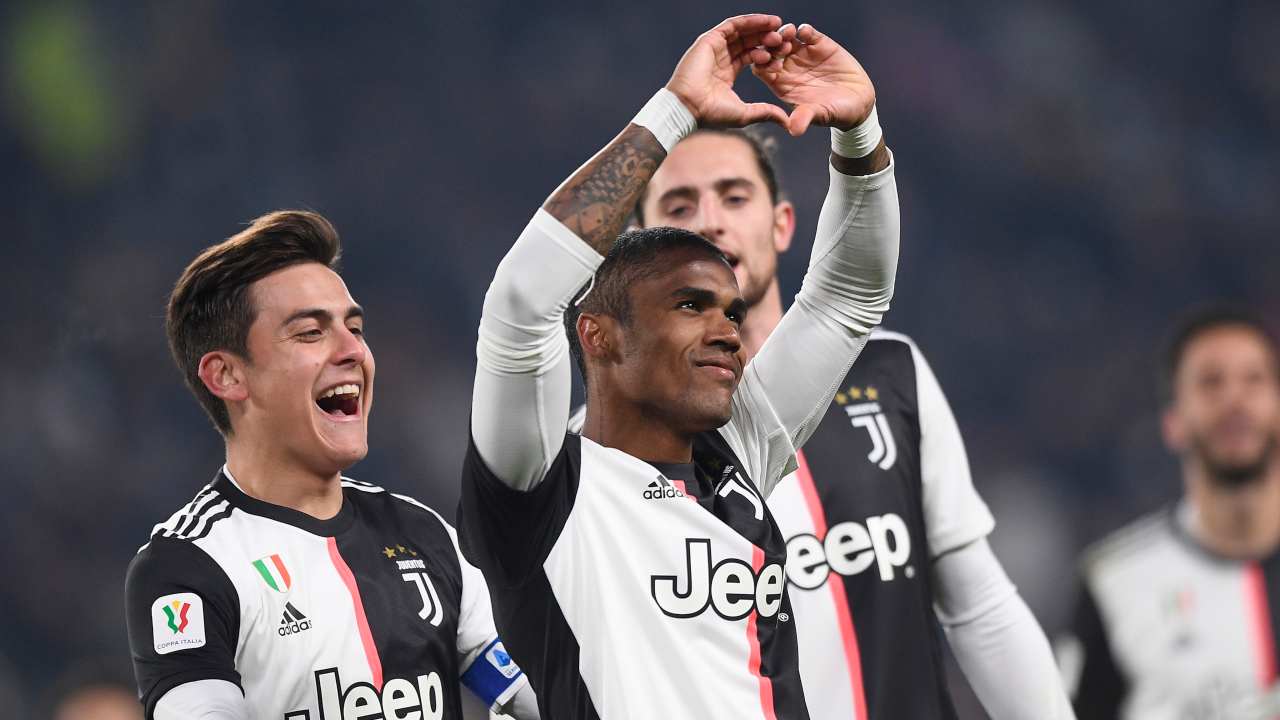 Douglas Costa con Dybala e Rabiot ai tempi della Juve