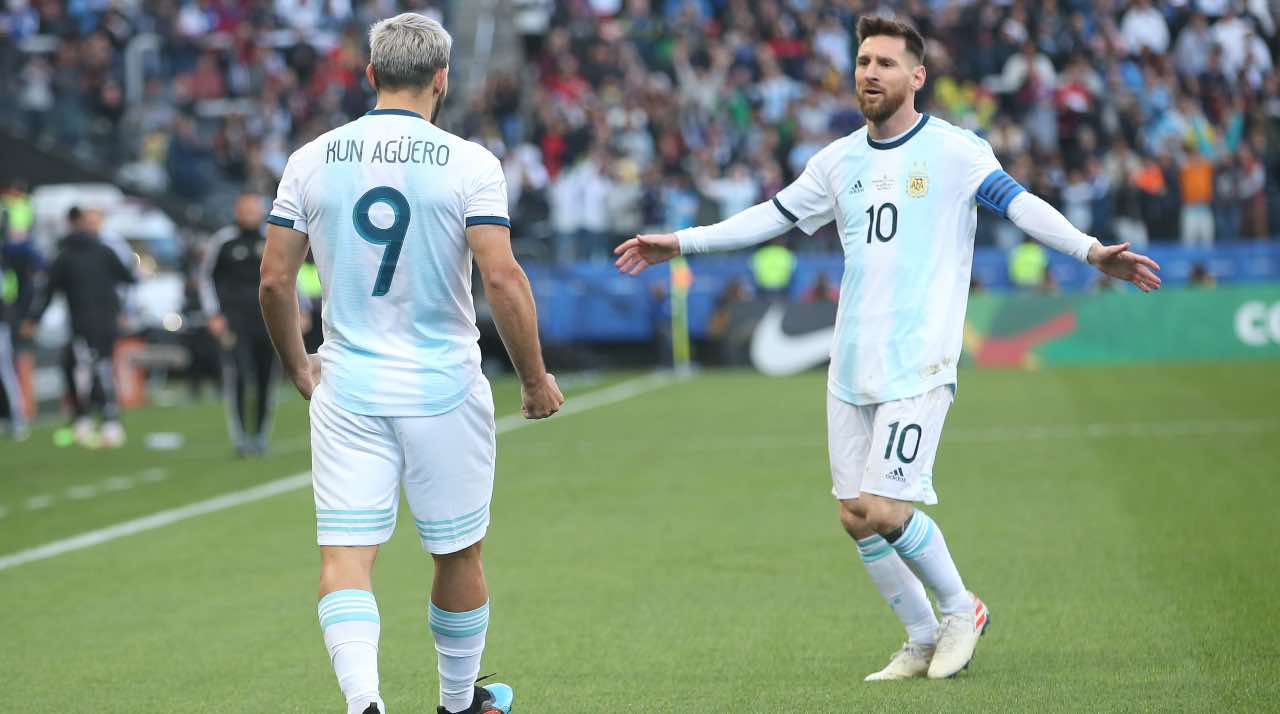 Aguero e Messi in campo