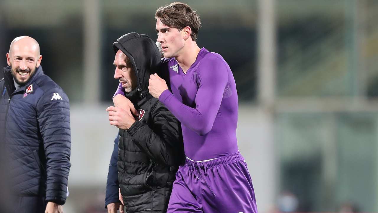 Dusan Vlahovic e Frank Ribery escono dal campo