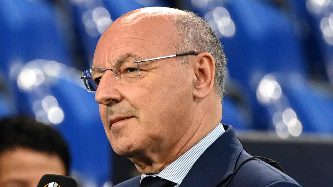 Beppe Marotta sorridente