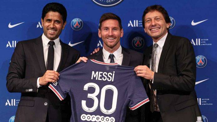 Al Khelaifi, Messi et Leonardo souriant