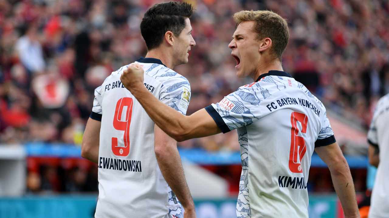 Kimmich e Lewandowski in campo