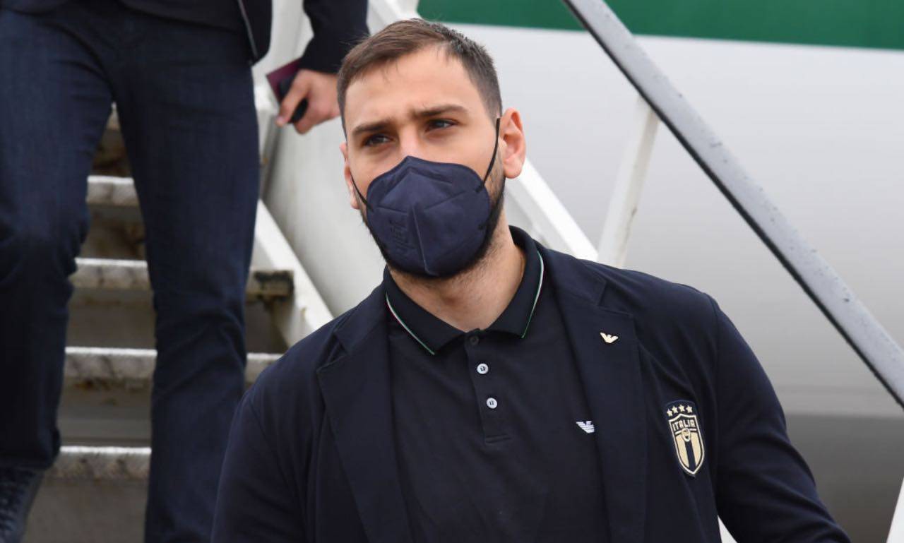 Donnarumma in viaggio con la Nazionale italiana