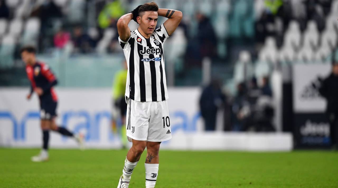 Dybala deluso e mani tra i capelli