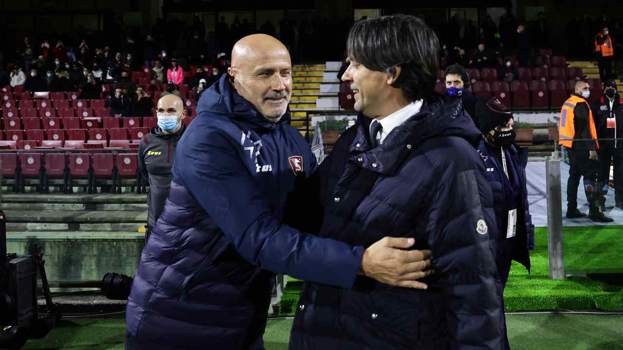 Inzaghi saluta Colantuono prima della partita dell'Arechi