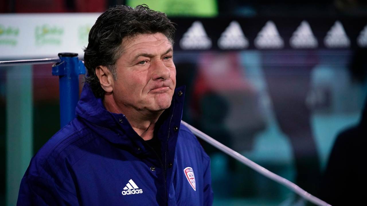 Mazzarri in panchina col Cagliari