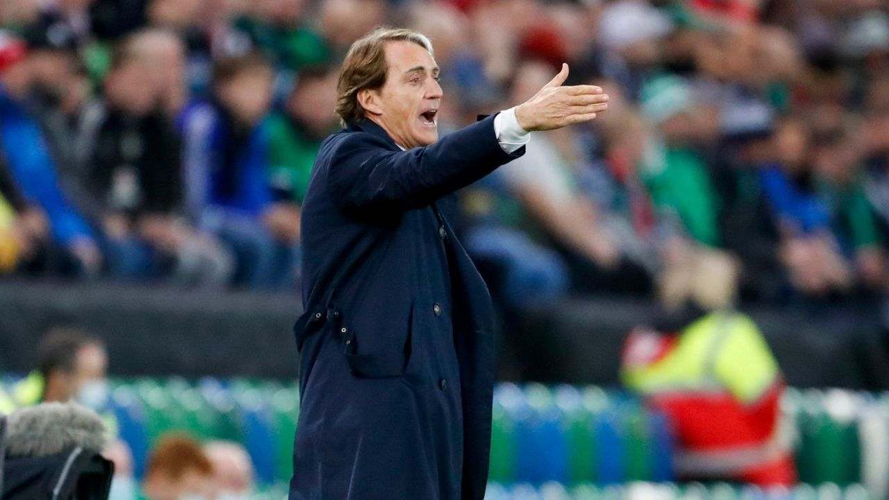 Mancini a bordocampo durante una partita dell'Italia