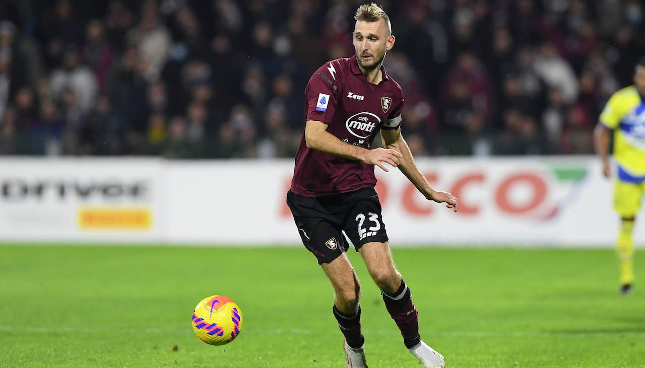 Gyomber porta palla in Salernitana-Juventus