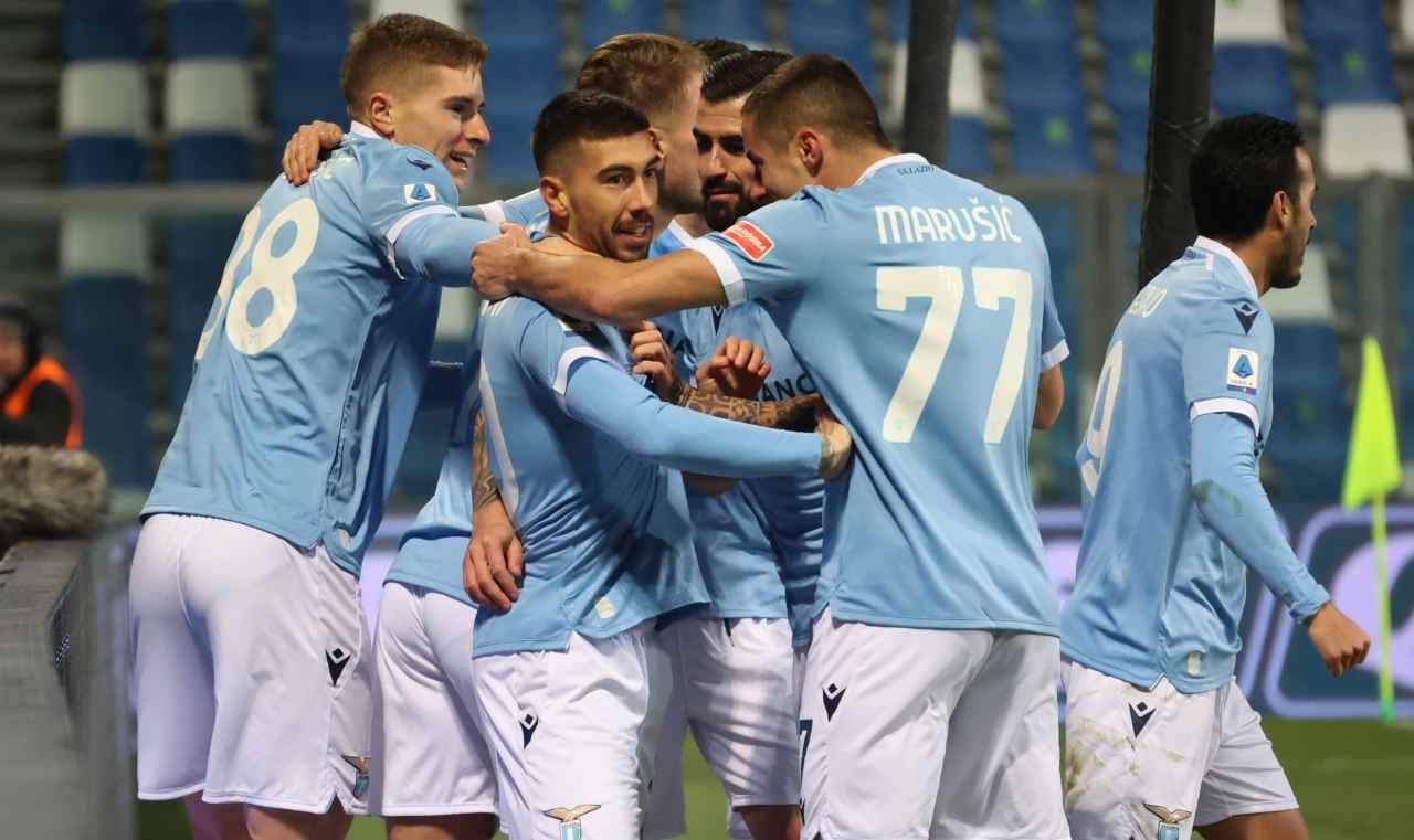 Sassuolo-Lazio, Zaccagni esulta con i compagni