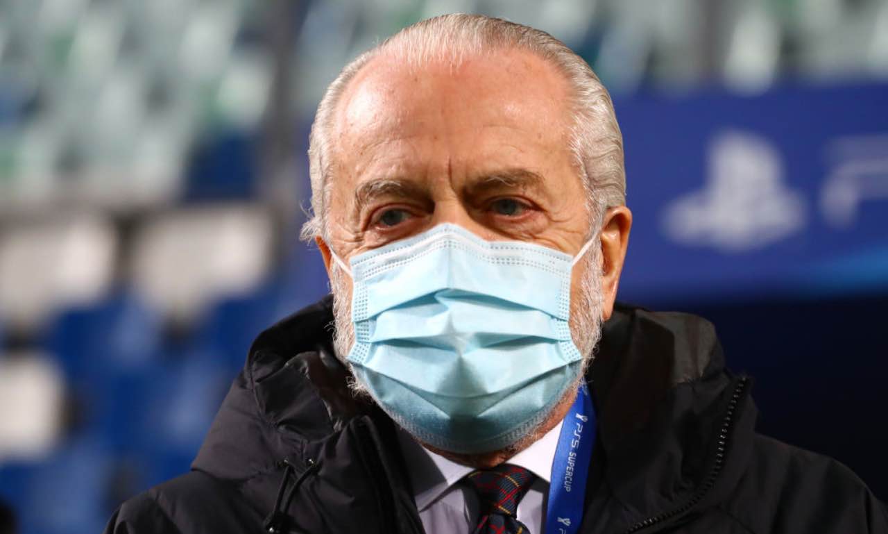 Napoli, De Laurentiis con la mascherina