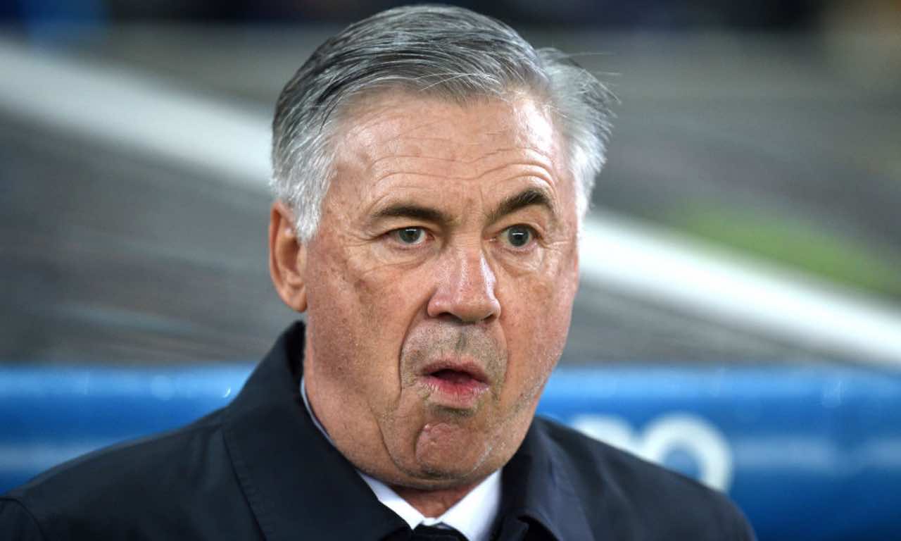 Carlo Ancelotti mostra disappunto