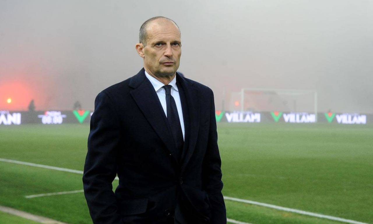 Allegri preoccupato in panchina