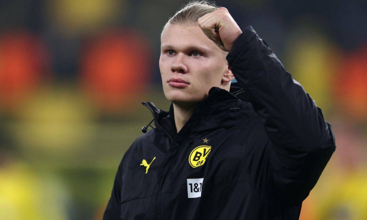 Haaland esulta col Borussia Dortmund