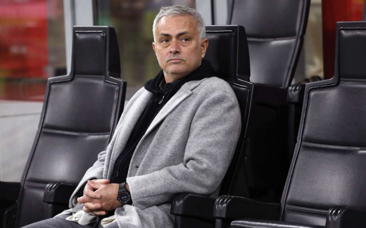 Mourinho pensieroso