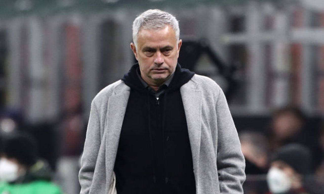 Mourinho pensieroso