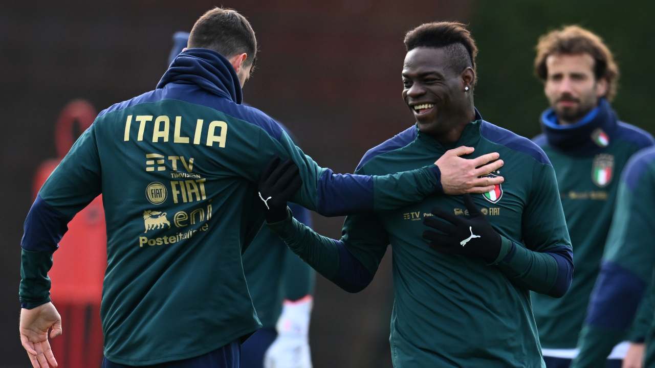 Balotelli si allena a Coverciano