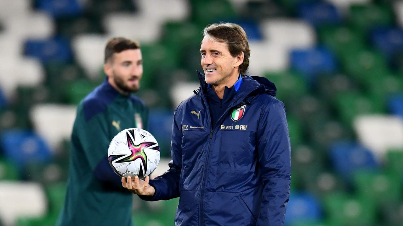 Mancini in Irlanda del Nord durante il riscaldamento