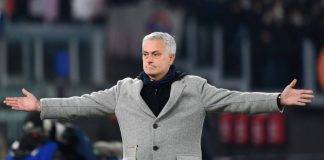 Roma-Juventus, Mourinho allarga le braccia