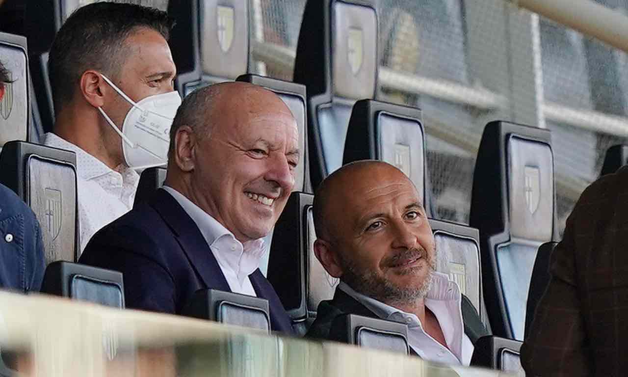 Inter, Marotta e Ausilio sorridono in tribuna 