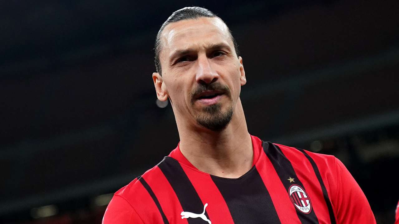 Ibrahimovic guarda lontano concentrato Milan