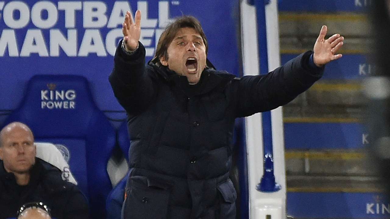 Antonio Conte sbraccia in panchina