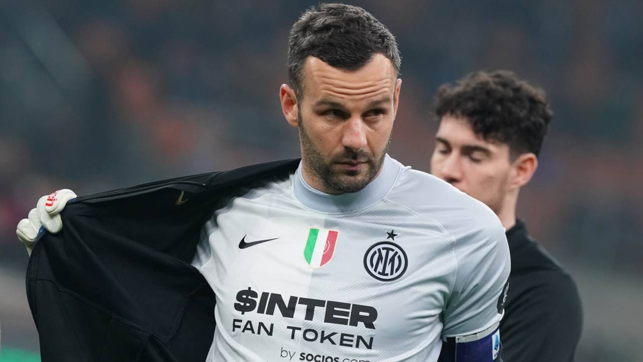 Samir Handanovic pensieroso