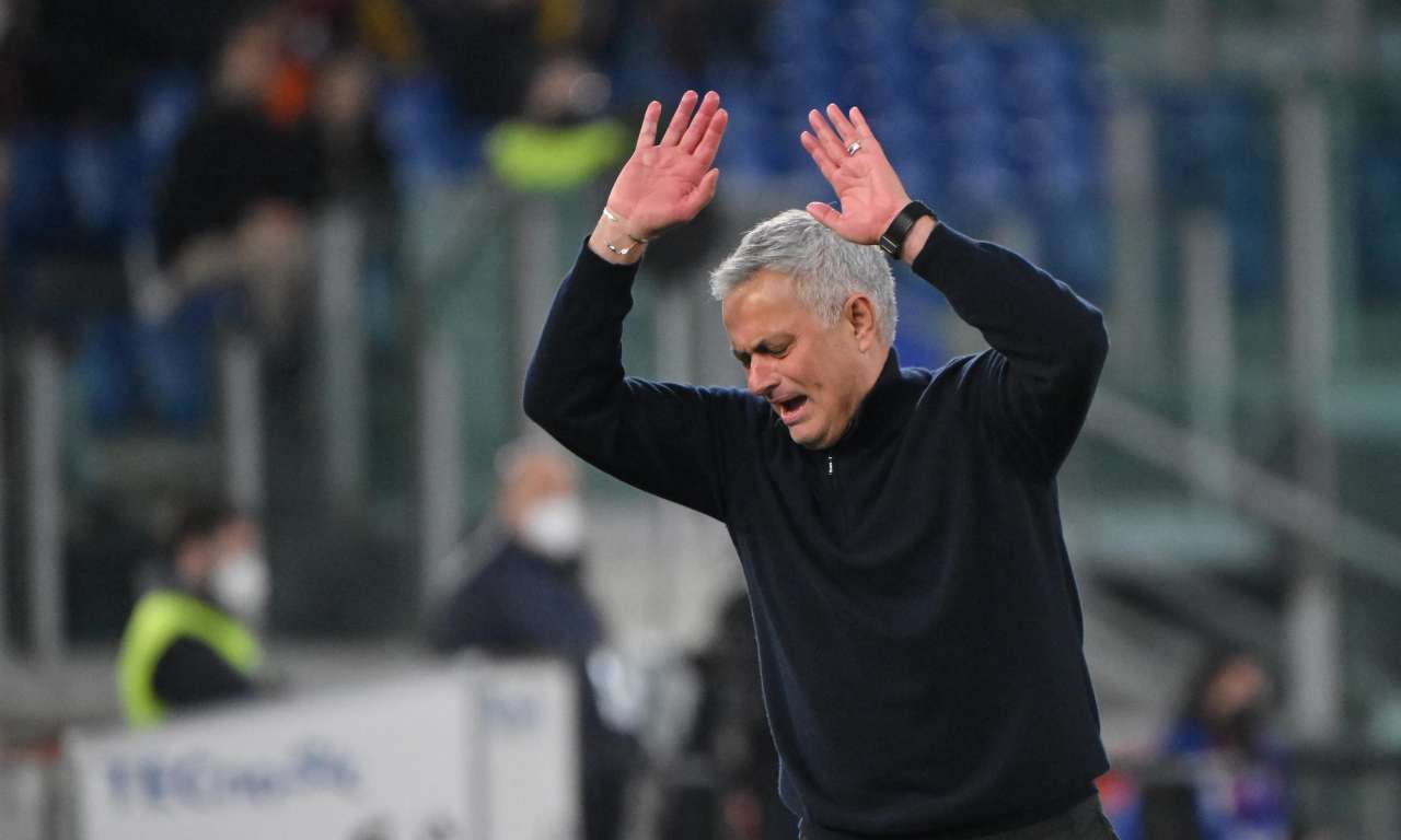 Mourinho si dispera 