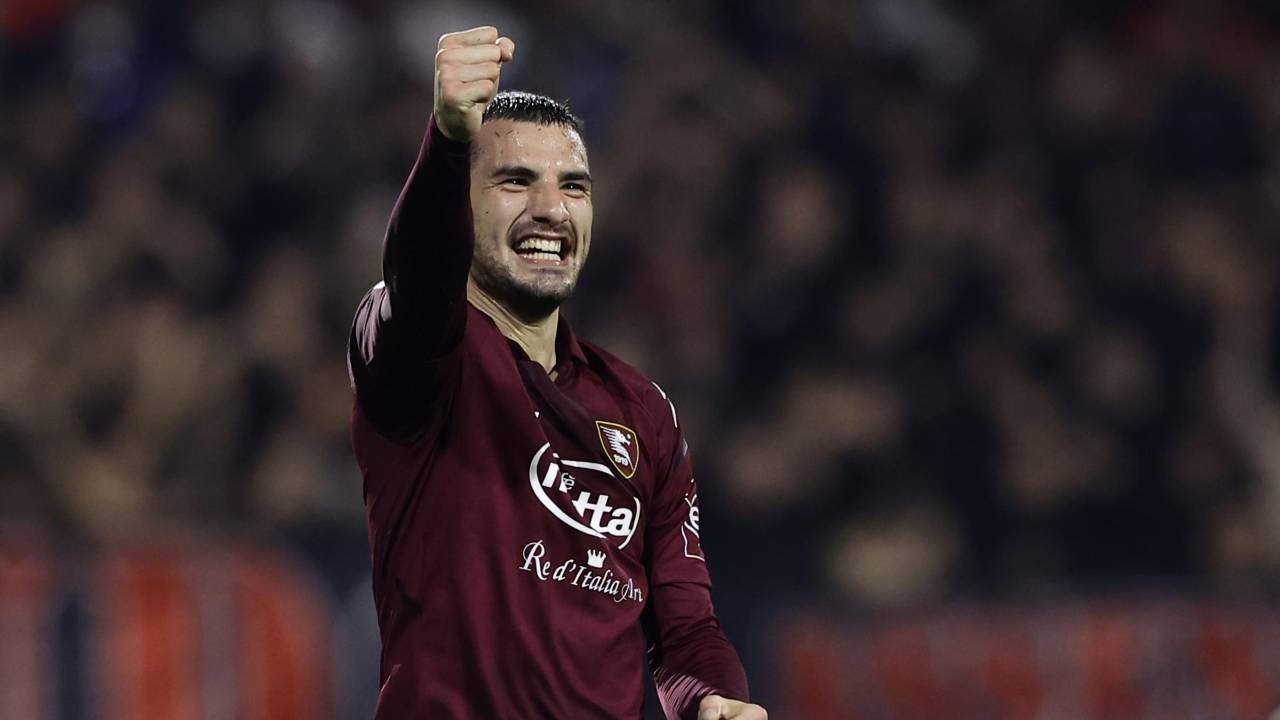 Bonazzoli esulta dopo il gol Salernitana