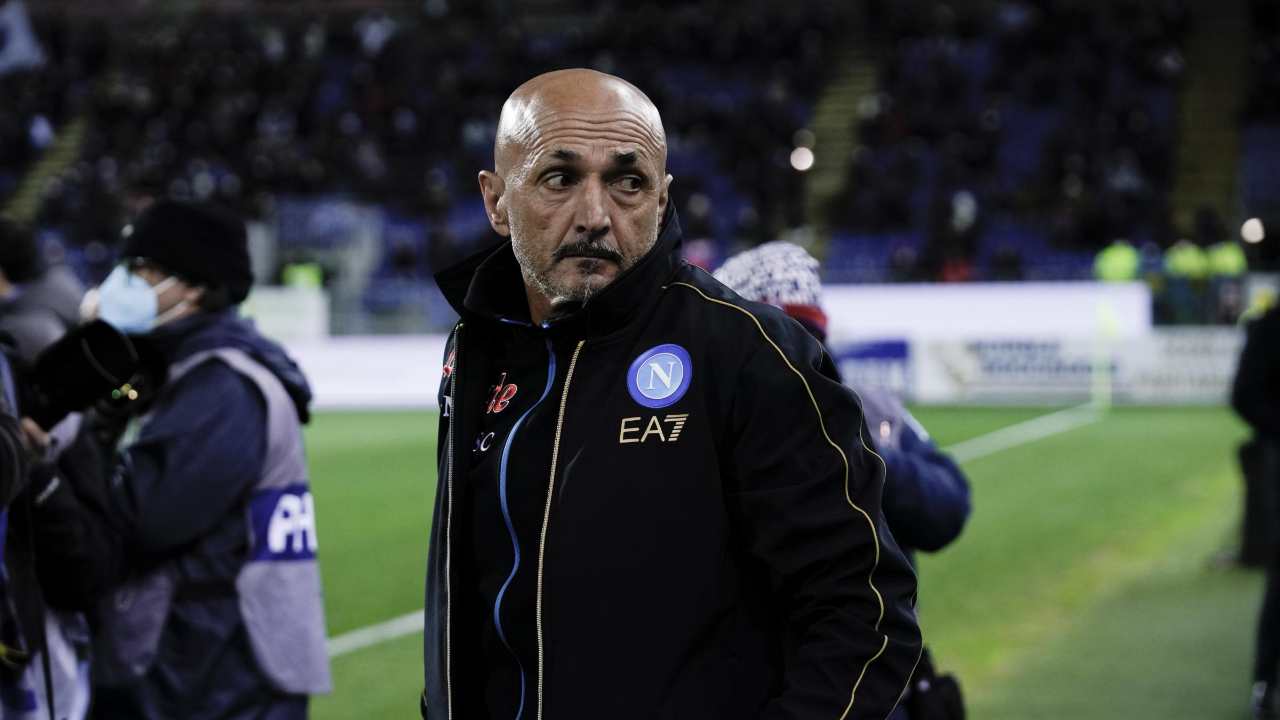 Spalletti pensieroso Napoli