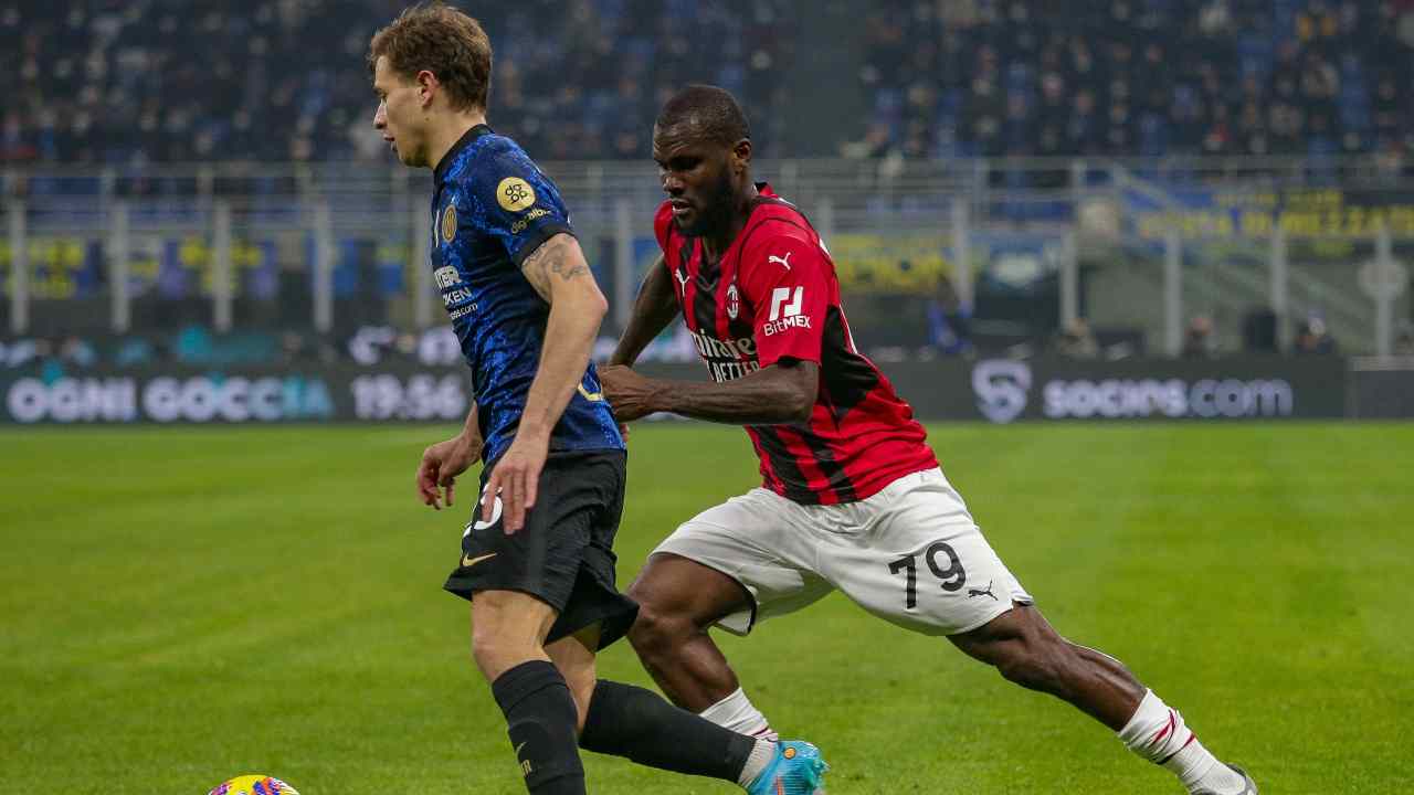 Kessié e Barella corrono verso la palla Inter-Milan