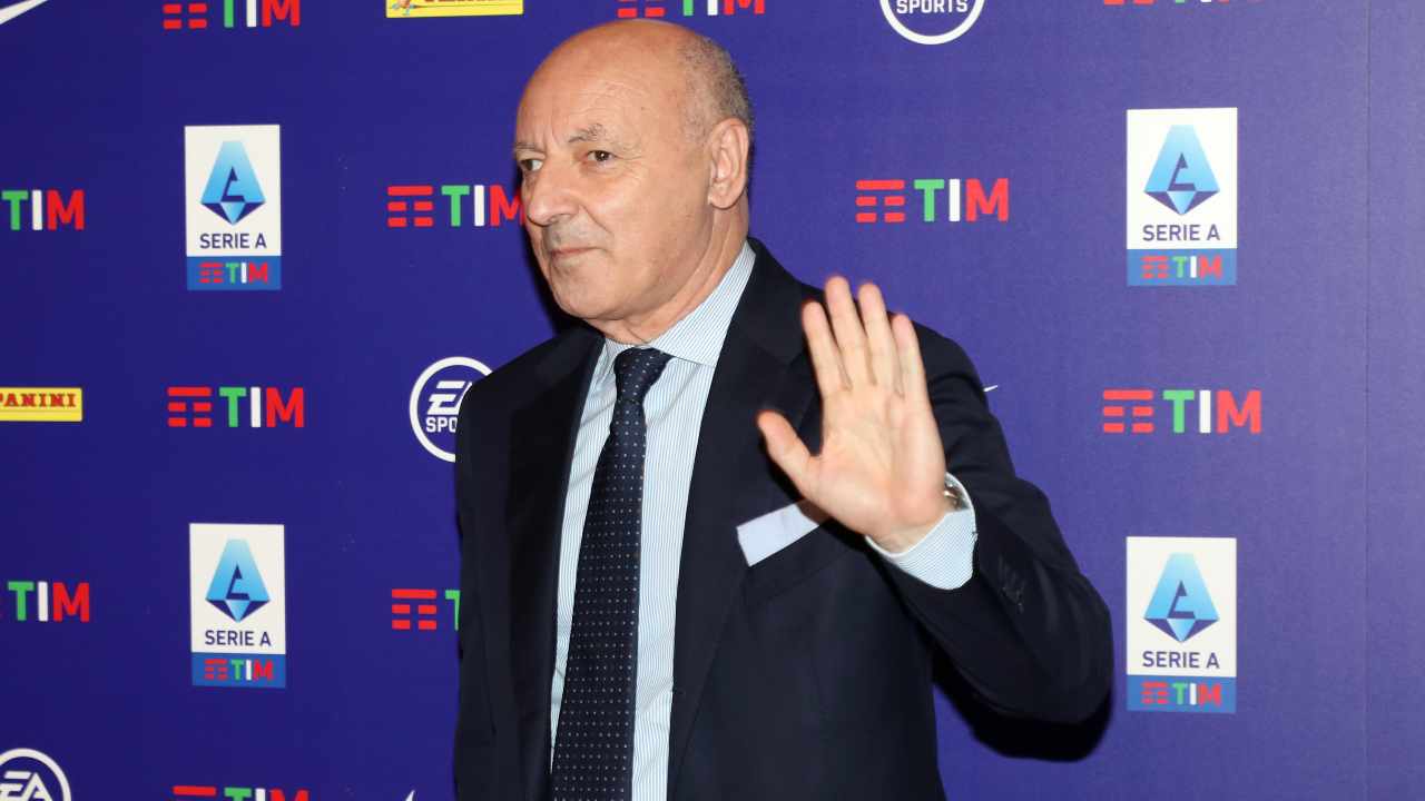 Marotta saluta sorridendo Inter