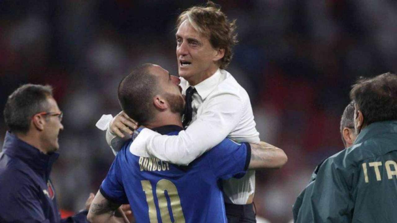 Mancini abbraccia Bonucci