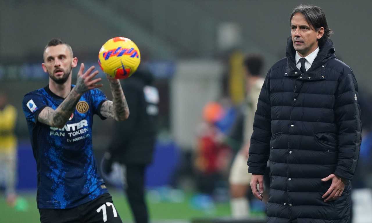 Brozovic e Inzaghi a bordo campo