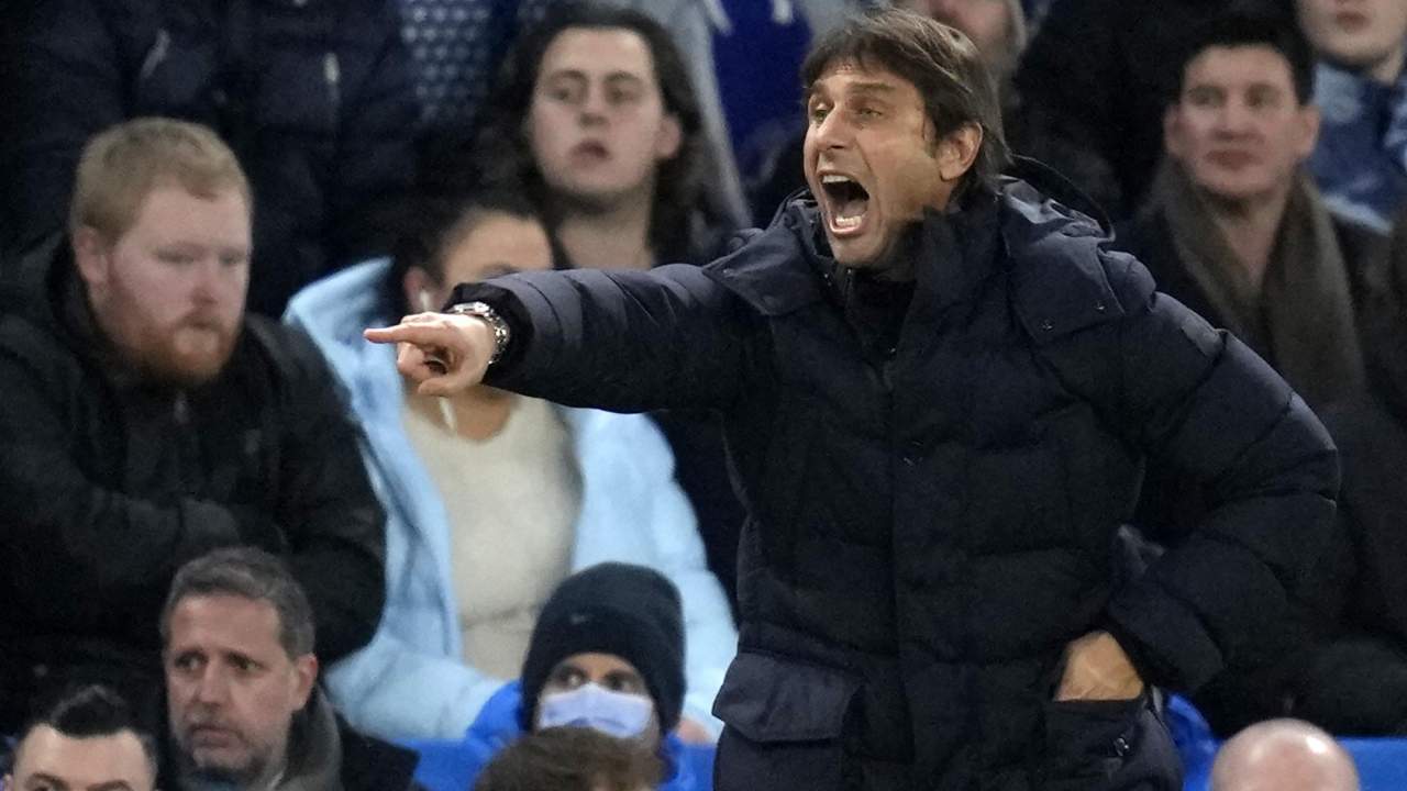 Conte dà indicazioni