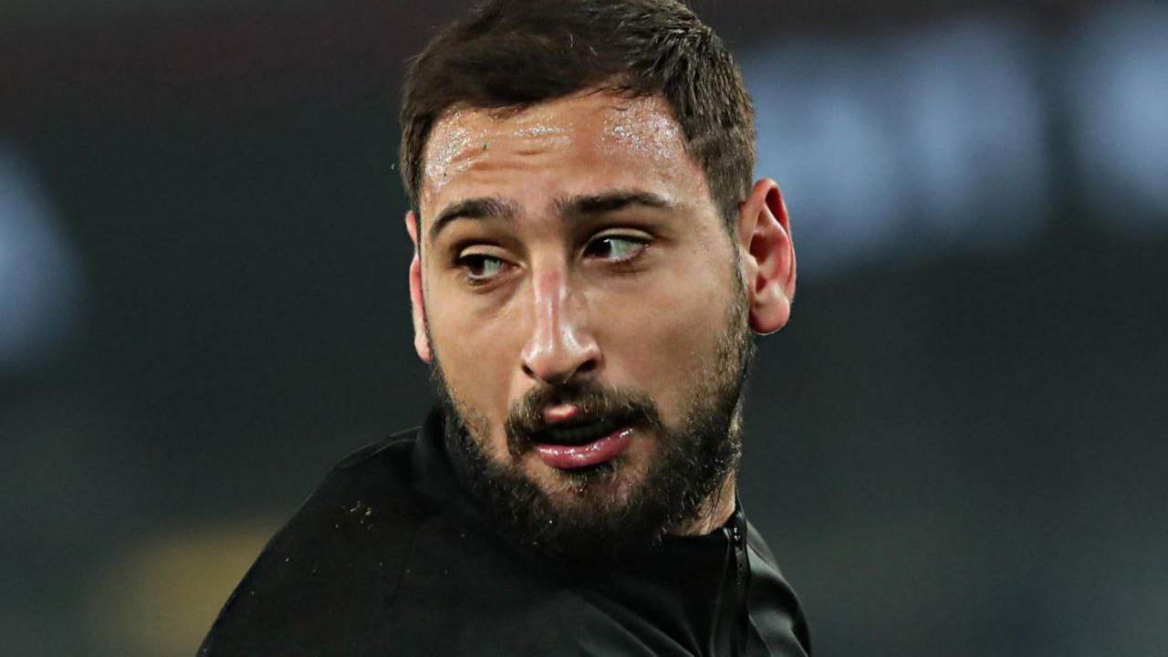 Donnarumma pensieroso