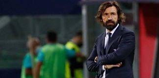 Pirlo con le braccia conserte