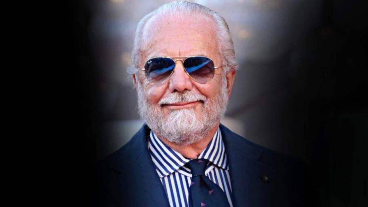 Il presidente del Napoli De Laurentiis sorride