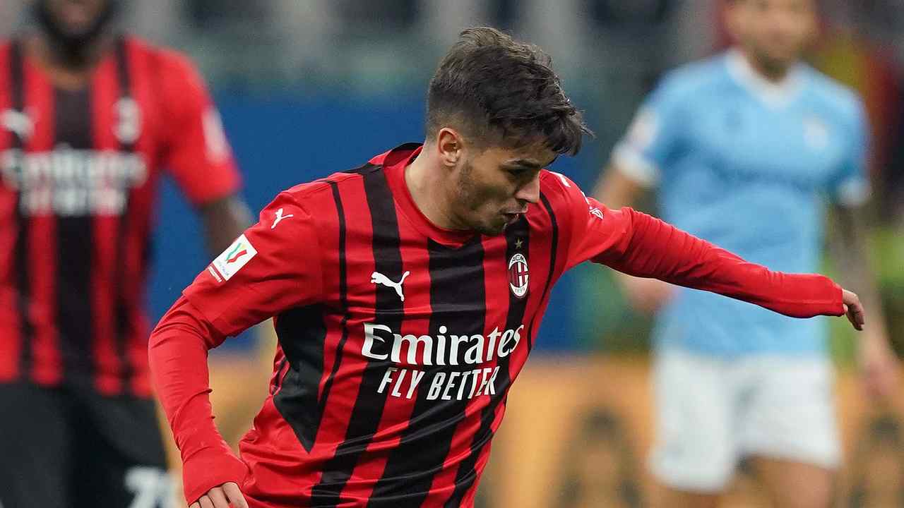 Brahim Diaz corre Milan