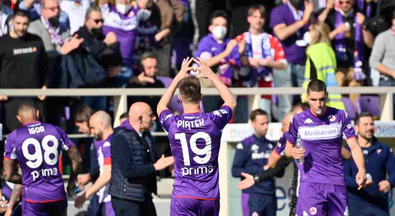 Piatek festeggia gol