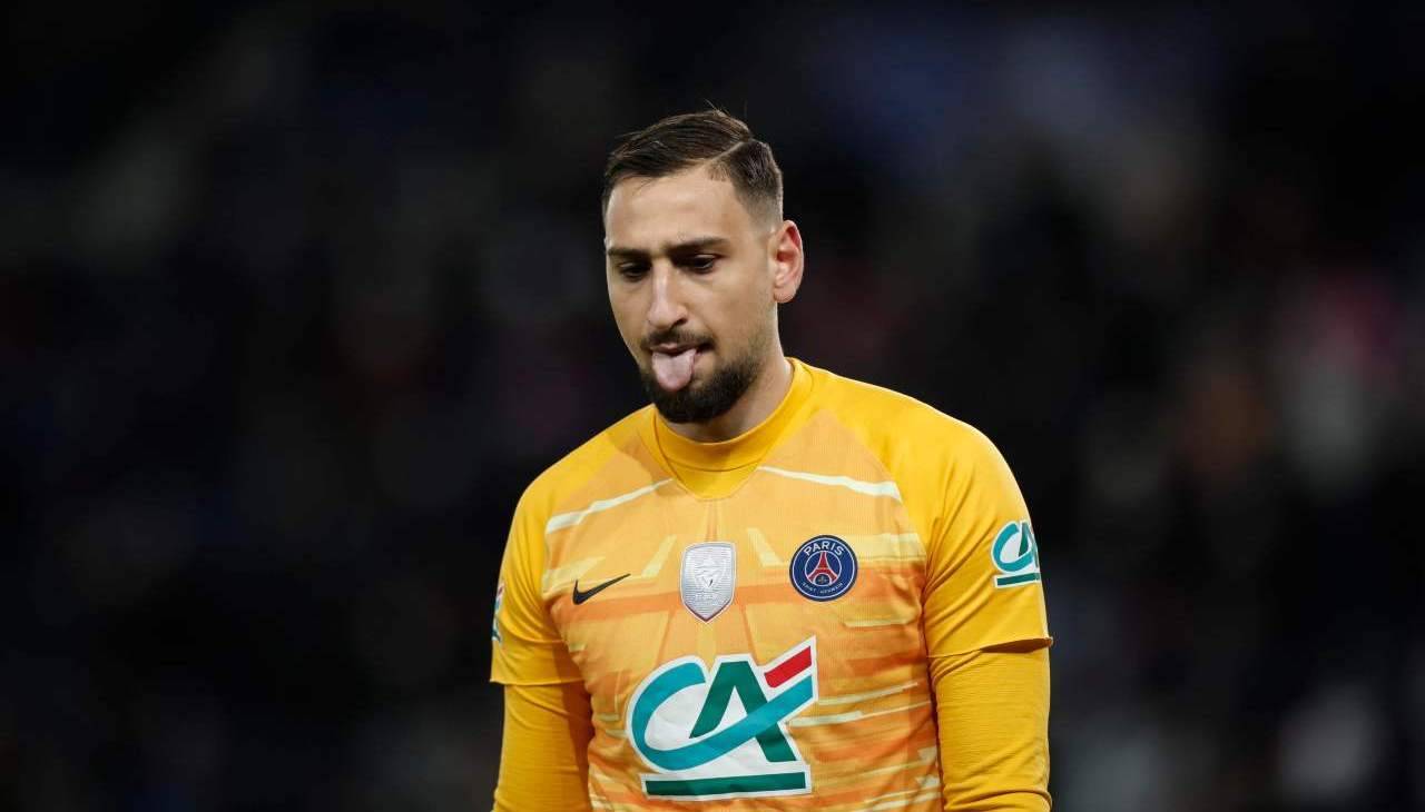 Donnarumma pensieroso