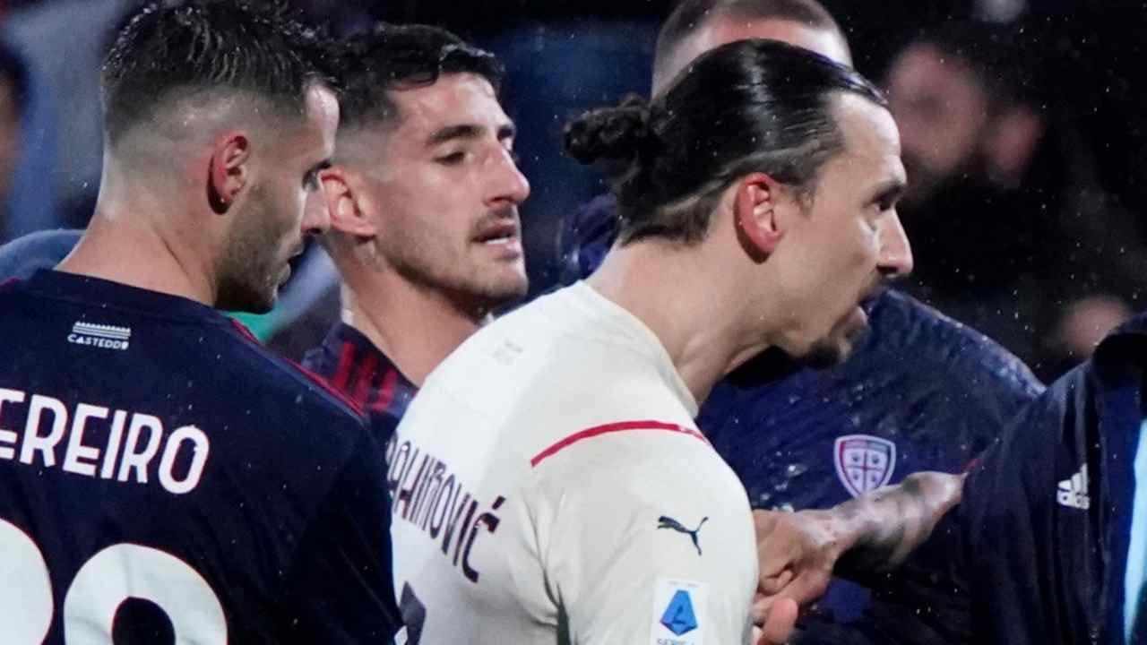 Ibrahimovic durante il finale di Cagliari-Milan