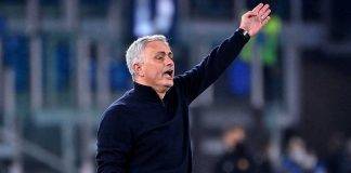 Roma, Mourinho si sbraccia