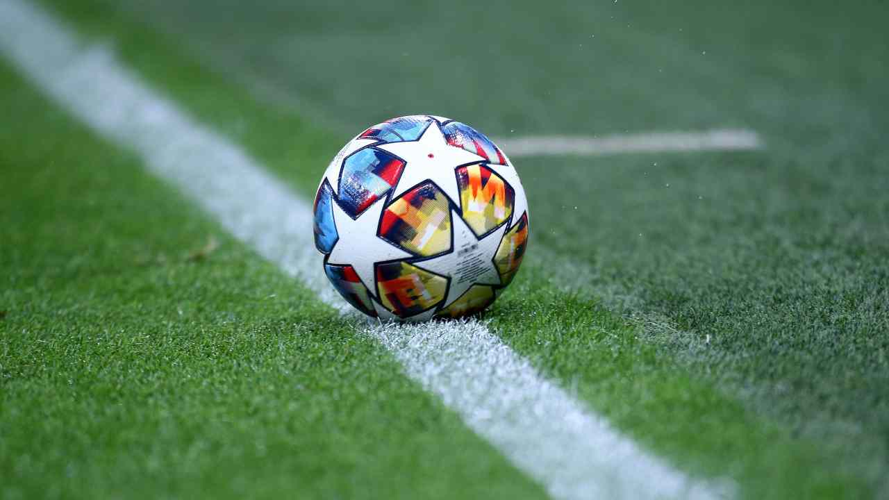 Pallone della Champions League, trofeo di cui è detentore il Chelsea